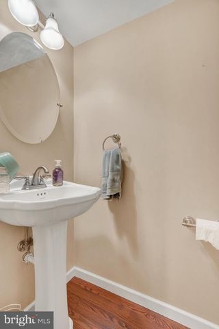 20 OAK DR, Mount Wolf, PA 17347