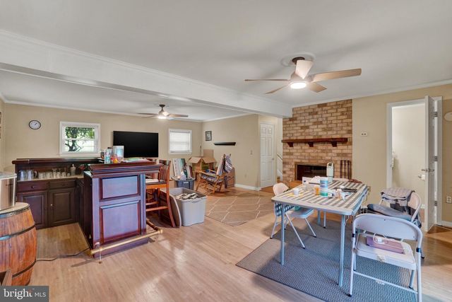 20 OAK DR, Mount Wolf, PA 17347