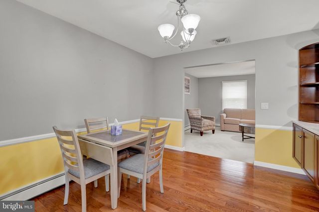 20 OAK DR, Mount Wolf, PA 17347