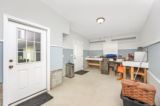 70 Prairie Lane, Lindenhurst, NY 11757