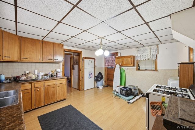 759 North Division Street S, Buffalo, NY 14210