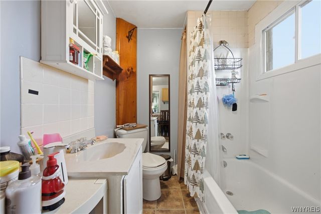 759 North Division Street S, Buffalo, NY 14210