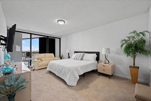 100 Lakeshore Drive 1154, North Palm Beach, FL 33408