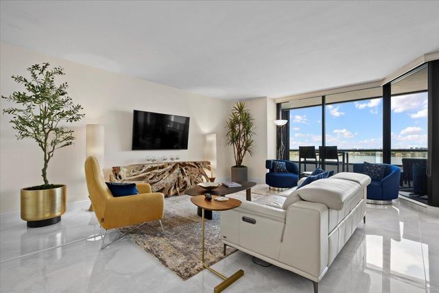 100 Lakeshore Drive 1154, North Palm Beach, FL 33408