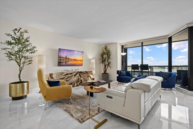100 Lakeshore Drive 1154, North Palm Beach, FL 33408