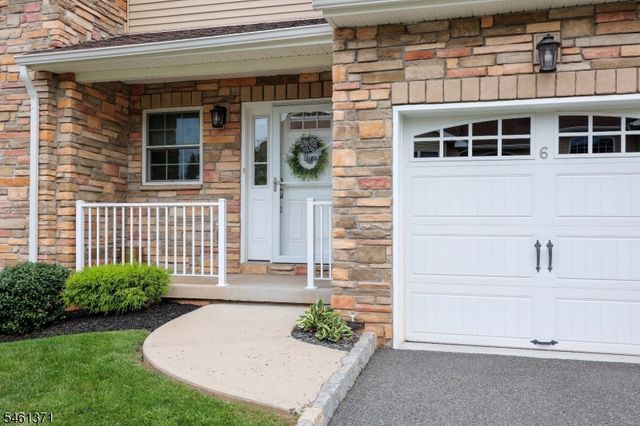 6 Harvey Ct, Clark Twp., NJ 07066