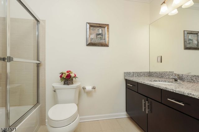 6 Harvey Ct, Clark Twp., NJ 07066
