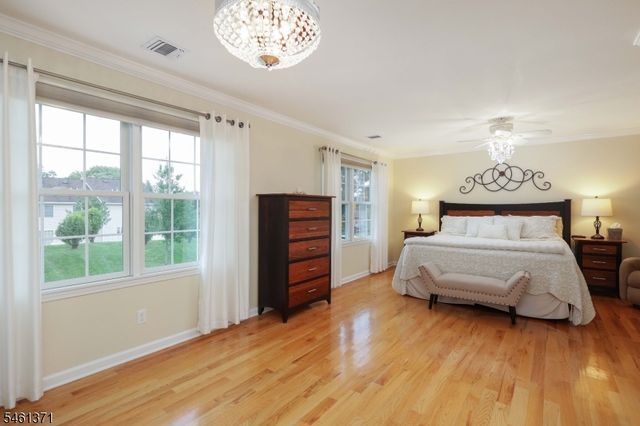 6 Harvey Ct, Clark Twp., NJ 07066