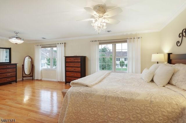 6 Harvey Ct, Clark Twp., NJ 07066