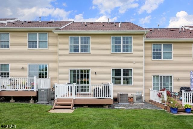 6 Harvey Ct, Clark Twp., NJ 07066