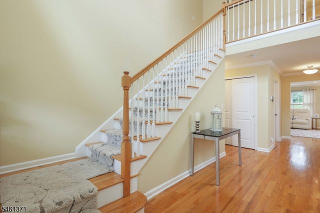 6 Harvey Ct, Clark Twp., NJ 07066