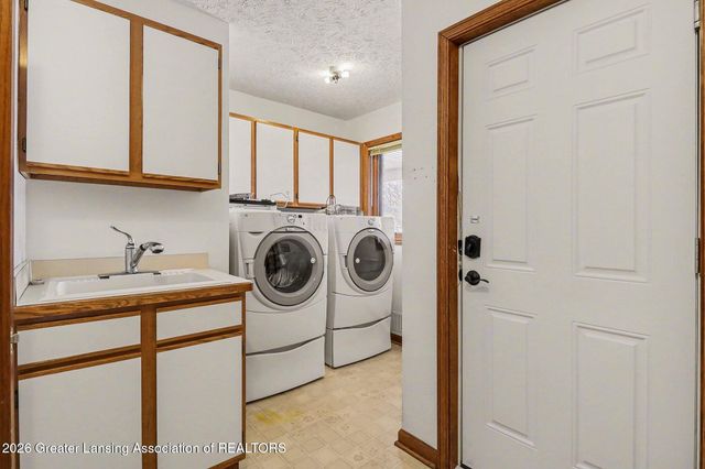 4151 Meadowdale Drive, Williamston, MI 48895