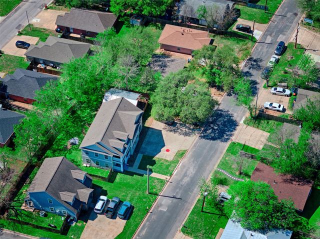 1122 Detroit Street, College Station, TX 77840