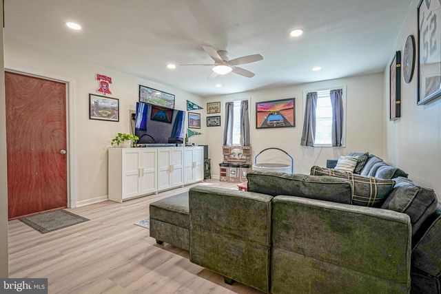 21 N GRAND ST, Hammonton, NJ 08037
