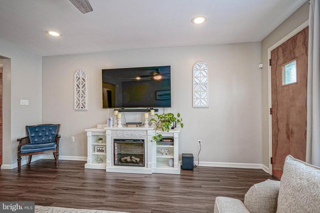 21 N GRAND ST, Hammonton, NJ 08037