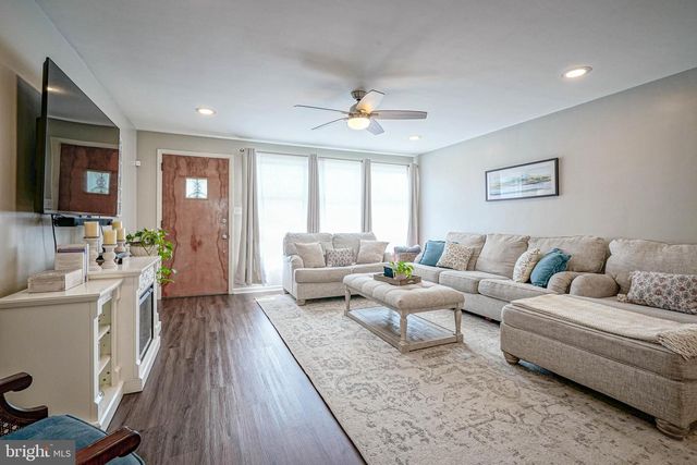 21 N GRAND ST, Hammonton, NJ 08037