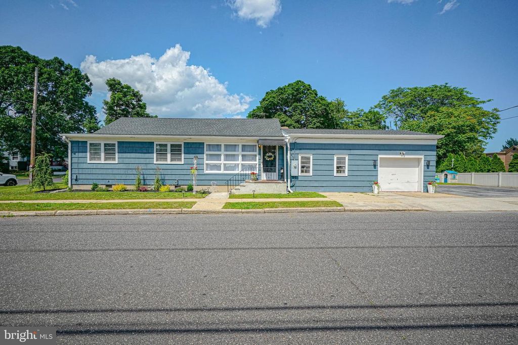 21 N GRAND ST, Hammonton, NJ 08037