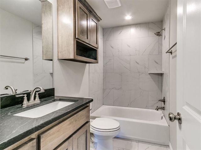 479 Grand Sycamore Drive, Washington, OK 73093