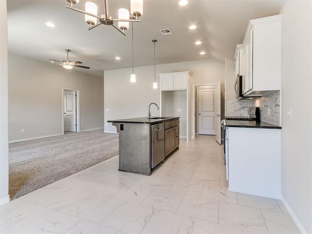 479 Grand Sycamore Drive, Washington, OK 73093