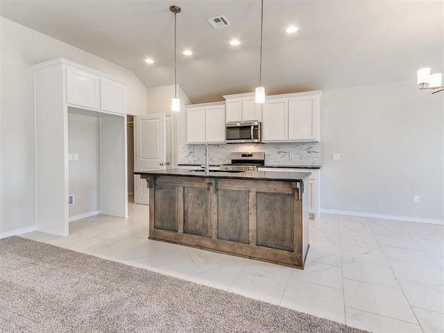 479 Grand Sycamore Drive, Washington, OK 73093