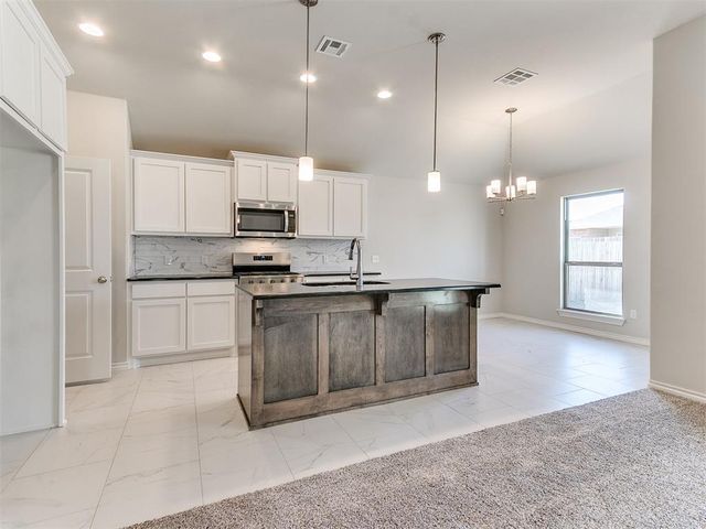 479 Grand Sycamore Drive, Washington, OK 73093