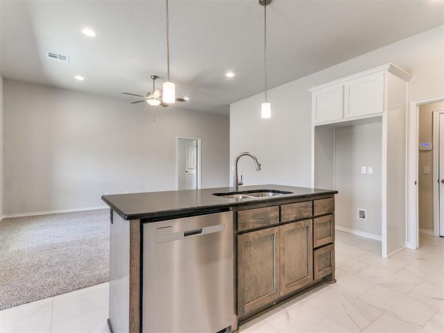 479 Grand Sycamore Drive, Washington, OK 73093