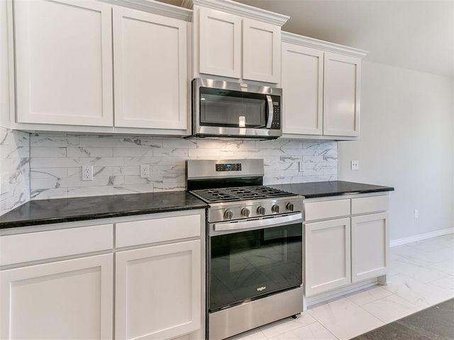 479 Grand Sycamore Drive, Washington, OK 73093