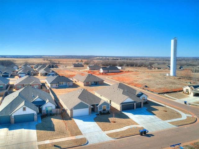479 Grand Sycamore Drive, Washington, OK 73093