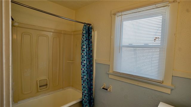 1644 Ordinance Ave, Dormont, PA 15216