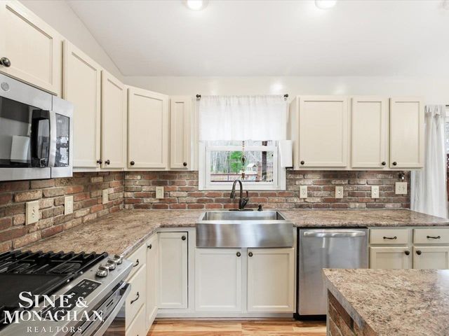 6065 Lapeer Road, Kimball, MI 48074