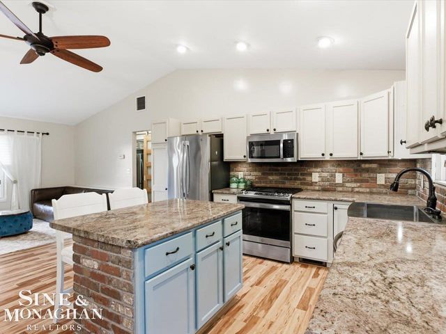 6065 Lapeer Road, Kimball, MI 48074