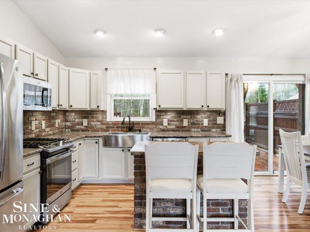 6065 Lapeer Road, Kimball, MI 48074