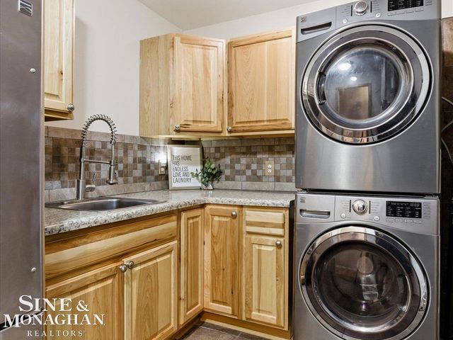 6065 Lapeer Road, Kimball, MI 48074