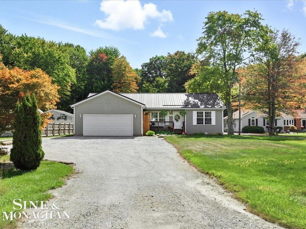 6065 Lapeer Road, Kimball, MI 48074