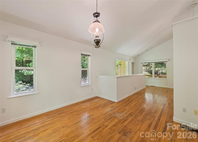 21 Winterview Trail, Hendersonville, NC 28739