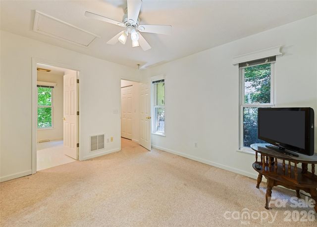21 Winterview Trail, Hendersonville, NC 28739