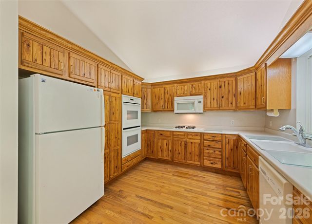 21 Winterview Trail, Hendersonville, NC 28739