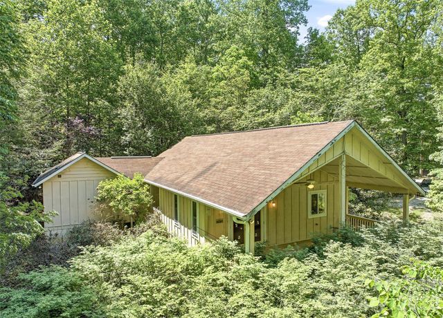 21 Winterview Trail, Hendersonville, NC 28739