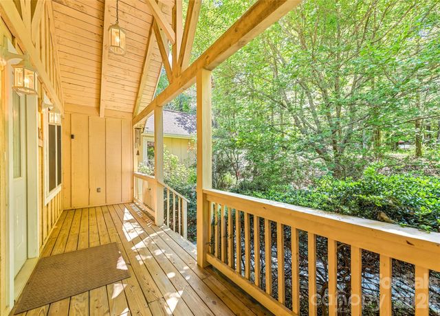 21 Winterview Trail, Hendersonville, NC 28739