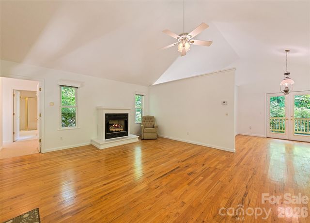21 Winterview Trail, Hendersonville, NC 28739