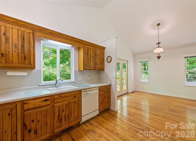 21 Winterview Trail, Hendersonville, NC 28739