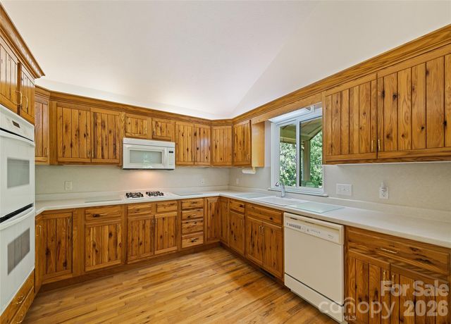 21 Winterview Trail, Hendersonville, NC 28739