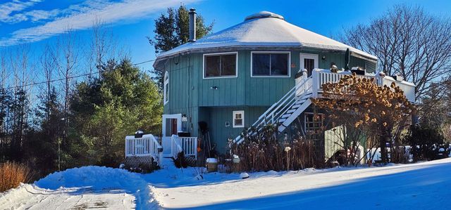 1192 Chapel Hill Road, Whitingham, VT 05361