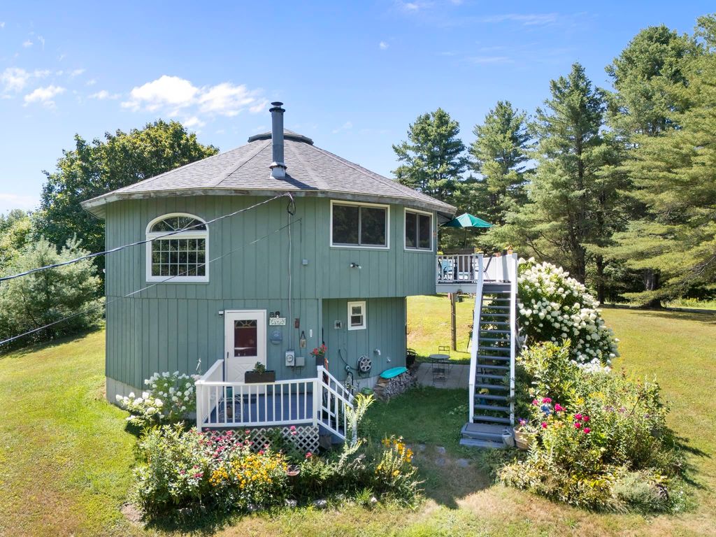 1192 Chapel Hill Road, Whitingham, VT 05361