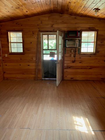 3801 Young Road, Salem, AR 72576