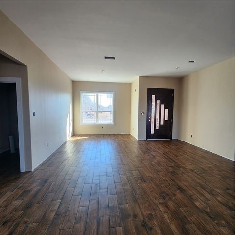 1710 The Grand Dr, Kingsville, TX 78363