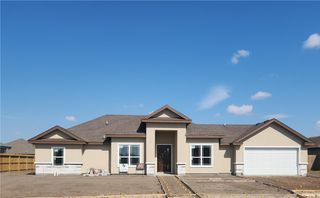 1710 The Grand Dr, Kingsville, TX 78363