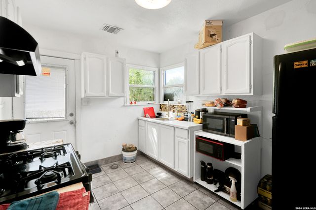 712 Linda Lou Dr, San Antonio, TX 78223