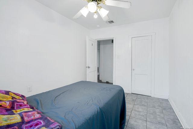 712 Linda Lou Dr, San Antonio, TX 78223