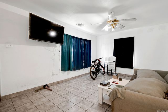 712 Linda Lou Dr, San Antonio, TX 78223